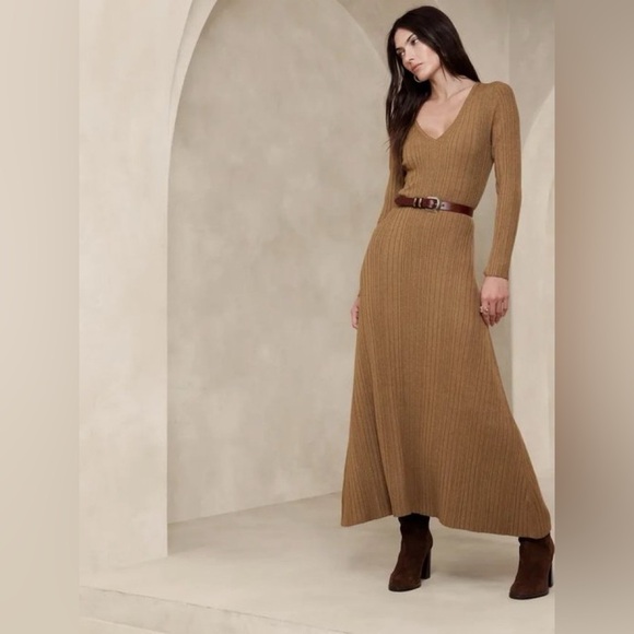 Banana Republic Dresses & Skirts - NWT! Banana Republic Cece Maxi Sweater Dress -Size  Small🍇